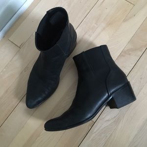 Dolce Vita Black Ankle Booties